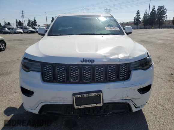 2020 Jeep Grand Cherokee Altitude z VIN 1C4RJFAG3LC240519, wystawiony jako Copart lot #53997665 z przebiegiem 63 411 mil mil oraz Szkoda całkowita • Salvage title. Historia ofert i sprzedaży dostępna na DreamBid. Obrazek 5.