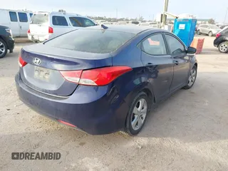 2013 Hyundai Elantra GLS z VIN 5NPDH4AE8DH310207, wystawiony jako IAAI lot #41170804 z przebiegiem 138 638 mil mil oraz . Historia ofert i sprzedaży dostępna na DreamBid. Obrazek 4.