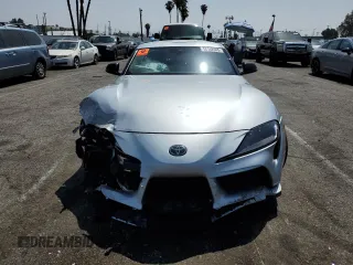 2022 Toyota Supra 3.0 with VIN WZ1DB0C06NW046204, listed as a Copart auction lot 58162645 with Not provided miles and Salvage title. Bid and sale history available at DreamBid. Image 5.
