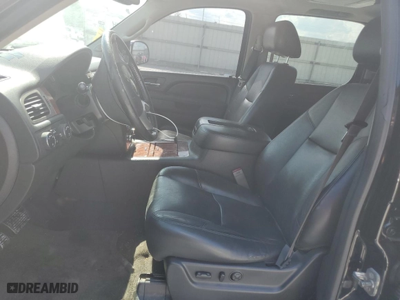 2014 Chevrolet Suburban LTZ with VIN 1GNSKKE76ER102451, listed as a Copart auction lot 70032064 with 184,987 mi miles and Salvage Title. Bid and sale history available at carsss.com. Image 7.