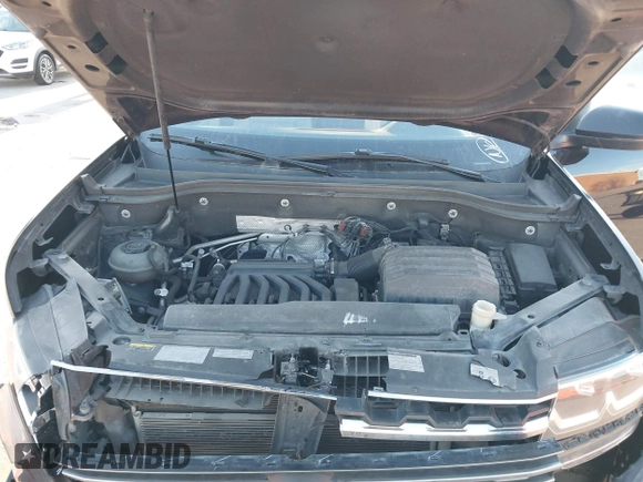 2018 Volkswagen Atlas SE with VIN 1V2DR2CA8JC536295, listed as a IAAI auction lot 41275322 with 166,684 mi miles and . Bid and sale history available at DreamBid. Image 10.