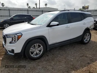 2024 GMC Terrain SLE z VIN 3GKALMEG0RL105957, wystawiony jako Copart lot #54021945 z przebiegiem 17 274 mil mil oraz Szkoda całkowita • Salvage title. Historia ofert i sprzedaży dostępna na DreamBid. Obrazek 1.