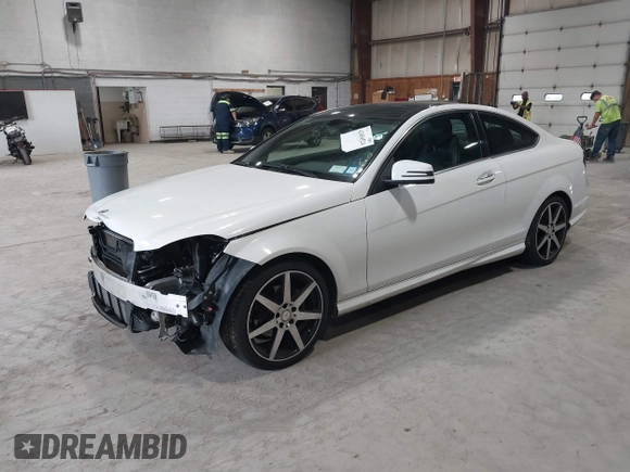 2015 Mercedes-Benz C 250 with VIN WDDGJ4HB5FG375879, listed as a IAAI auction lot 42454524 with 50,588 mi miles and . Bid and sale history available at DreamBid. Image 18.