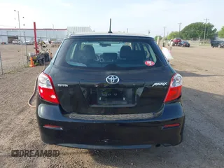 2009 Toyota Matrix with VIN 2T1KU40E69C091858, listed as a IAAI auction lot 41925490 with 153,161 mi miles. Bid and sale history available at carsss.com. Image 16.