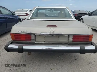 1988 Mercedes-Benz 560 560SL with VIN WDBBA48D2JA082358, listed as a Copart auction lot 76776024 with 105,148 mi miles and Salvage Title. Bid and sale history available at carsss.com. Image 6.