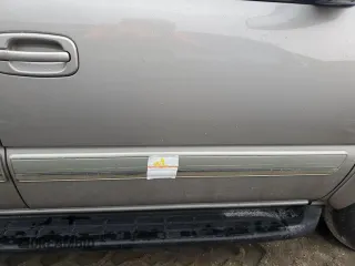 2004 Chevrolet Suburban LT with VIN 1GNEC16Z44J320633, listed as a Copart auction lot 73777104 with 231,471 mi miles and Non Repairable. Bid and sale history available at carsss.com. Image 12.