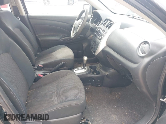 2017 Nissan Versa SV z VIN 3N1CN7APXHL834815, wystawiony jako IAAI lot #42432514 z przebiegiem 115 981 mil mil oraz . Historia ofert i sprzedaży dostępna na DreamBid. Obrazek 5.