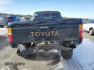 1996 Toyota Tacoma z VIN 4TAWM72N8TZ183580, wystawiony jako Copart lot #42058255 z przebiegiem 271 645 mil mil oraz Szkoda całkowita • Salvage title. Historia ofert i sprzedaży dostępna na DreamBid. Obrazek 6.