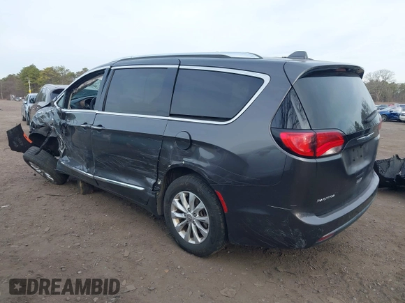 2018 Chrysler Pacifica Touring L Plus z VIN 2C4RC1EG9JR234929, wystawiony jako IAAI lot #41889519 z przebiegiem 87 924 mil mil oraz . Historia ofert i sprzedaży dostępna na DreamBid. Obrazek 3.