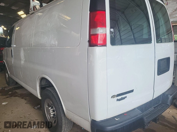 2022 Chevrolet Express Cargo with VIN 1GCWGAFP1N1185077, listed as a IAAI auction lot 42621028 with 85,739 mi miles and . Bid and sale history available at DreamBid. Image 13.