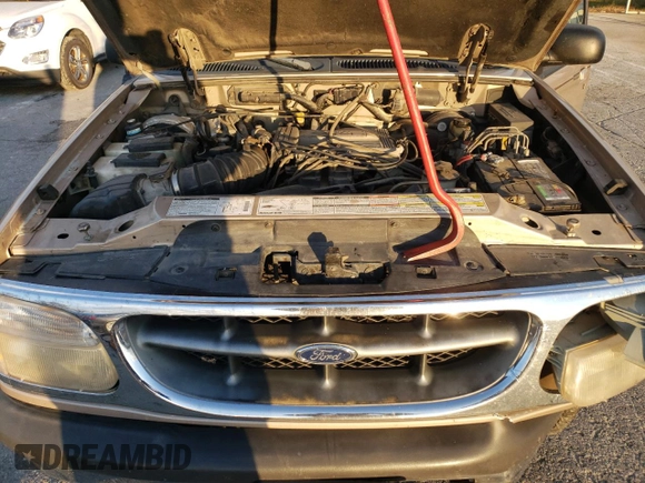 1998 Ford Explorer XLT с VIN 1FMZU35P7WZC25602, выставлен на аукционе Copart как лот 81112304 с пробегом 99 614 миль миль и Списание • Salvage title. История ставок и продаж доступна на DreamBid. Изображение 12.