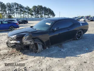 2014 Dodge Challenger SXT z VIN 2C3CDYAG6EH294281, wystawiony jako Copart lot #52330575 z przebiegiem 137 219 mil mil oraz Szkody całkowita. Historia ofert i sprzedaży dostępna na DreamBid. Obrazek 1.