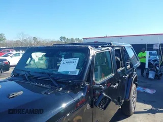 2025 Jeep Wrangler Sahara with VIN 1C4PJXEN1SW526548, listed as a IAAI auction lot 41509683 with 1,562 mi miles and . Bid and sale history available at DreamBid. Image 6.