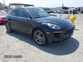 2015 Porsche Macan S with VIN WP1AB2A53FLB68323, listed as a IAAI auction lot 42121576 with 102,031 mi miles. Bid and sale history available at carsss.com. Image 1.