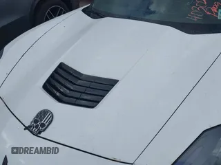 2017 Chevrolet Corvette Grand Sport 2LT z VIN 1G1YY2D77H5117595, wystawiony jako IAAI lot #40302949 z przebiegiem Nie podano mil oraz . Historia ofert i sprzedaży dostępna na DreamBid. Obrazek 10.