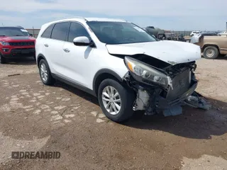 2016 Kia Sorento LX with VIN 5XYPG4A51GG023545, listed as a IAAI auction lot 41923123 with 168,438 mi miles. Bid and sale history available at carsss.com. Image 1.