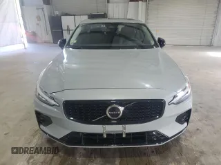 2025 Volvo S60 Core with VIN 7JRL12GJ5SG362633, listed as a Copart auction lot 73521594 with 2,001 mi miles and Clean Title. Bid and sale history available at carsss.com. Image 5.