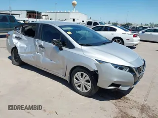 2020 Nissan Versa S z VIN 3N1CN8DV3LL861251, wystawiony jako IAAI lot #41949063 z przebiegiem 52 297 mil mil oraz . Historia ofert i sprzedaży dostępna na DreamBid. Obrazek 1.