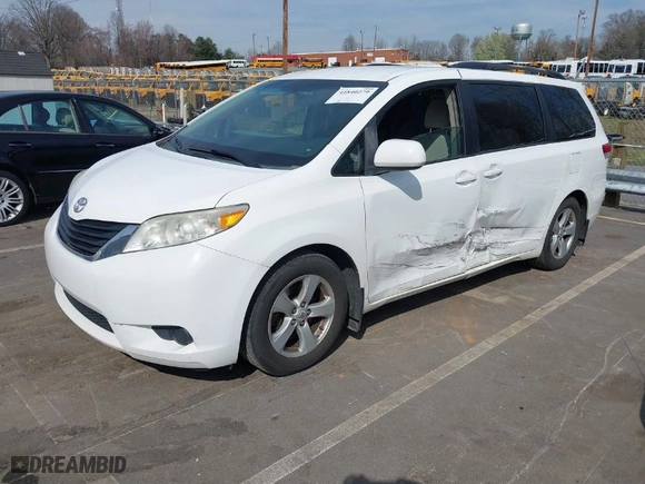2011 Toyota Sienna LE AAS with VIN 5TDKK3DCXBS175008, listed as a IAAI auction lot 41840279 with 206,366 mi miles. Bid and sale history available at carsss.com. Image 2.