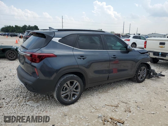 2021 Kia Seltos S with VIN KNDEU2AA4M7129983, listed as a Copart auction lot 55466665 with 65,209 mi miles and Salvage Title. Bid and sale history available at DreamBid. Image 3.