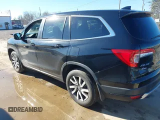 2021 Honda Pilot EX-L with VIN 5FNYF6H50MB081996, listed as a IAAI auction lot 41190401 with 32,688 mi miles. Bid and sale history available at carsss.com. Image 3.