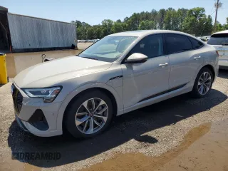 2021 Audi e-tron Sportback Premium Plus z VIN WA12AAGE3MB013620, wystawiony jako Copart lot #53856925 z przebiegiem 37 232 mil mil oraz Szkoda całkowita • Salvage title. Historia ofert i sprzedaży dostępna na DreamBid. Obrazek 1.