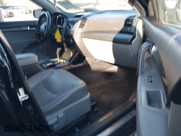 2011 Kia Sorento SX with VIN 5XYKW4A28BG164298, listed as a IAAI auction lot 41648808 with 233,261 mi miles. Bid and sale history available at carsss.com. Image 5.