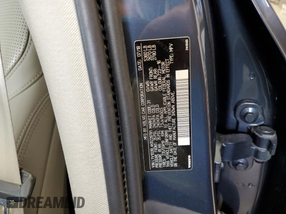 2019 Volvo XC60 Inscription with VIN LYV102RL4KB228781, listed as a Copart auction lot 62161715 with 61,501 mi miles and Salvage title. Bid and sale history available at DreamBid. Image 13.