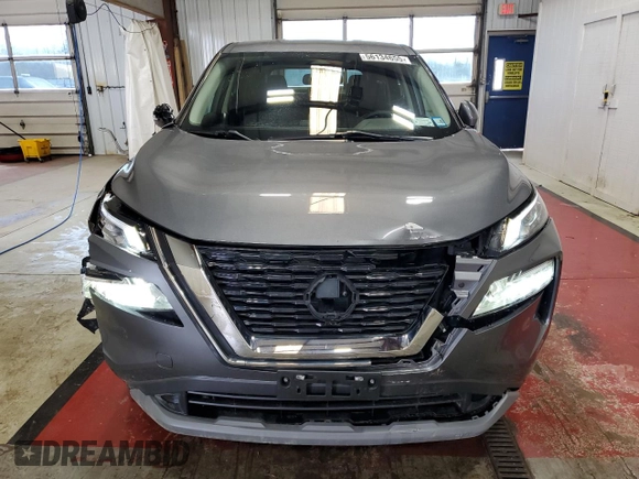 2021 Nissan Rogue SV z VIN 5N1AT3BB9MC826227, wystawiony jako Copart lot #56134655 z przebiegiem 24 994 mil mil oraz Szkoda całkowita • Salvage title. Historia ofert i sprzedaży dostępna na DreamBid. Obrazek 5.