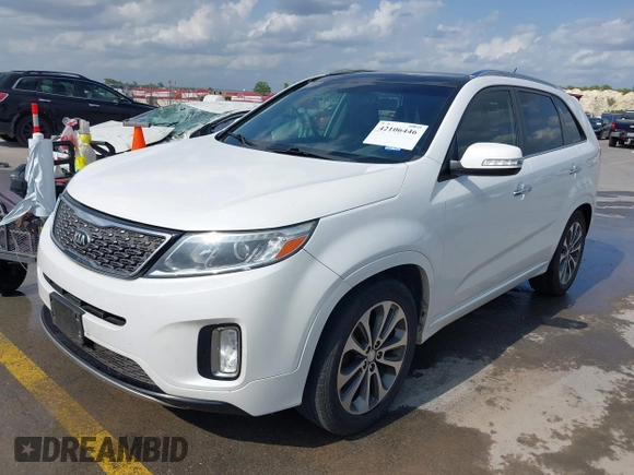 2015 Kia Sorento SX Limited with VIN 5XYKW4A73FG639051, listed as a IAAI auction lot 42106446 with 145,981 mi miles. Bid and sale history available at carsss.com. Image 17.