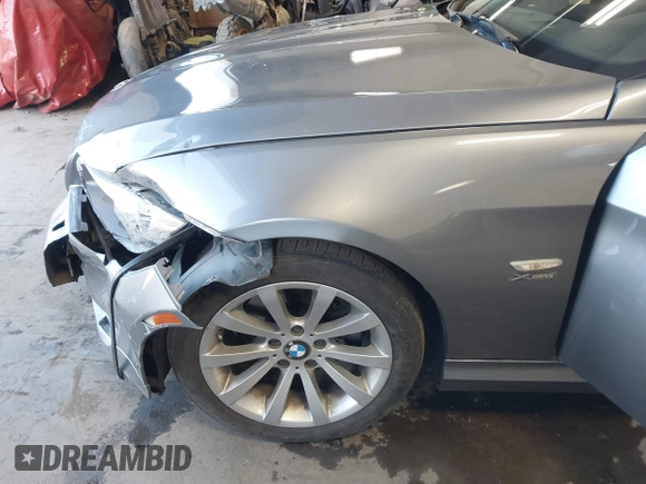 2011 BMW 3 Series 328i xDrive with VIN WBAPK5G55BNN24531, listed as a IAAI auction lot 42028562 with 110,431 mi miles. Bid and sale history available at carsss.com. Image 17.