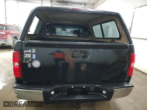 2010 Chevrolet Silverado 1500 with VIN 1GCSKPE36AZ133258, listed as a Copart auction lot 70256444 with 176,404 mi miles and Clean Title. Bid and sale history available at DreamBid. Image 6.
