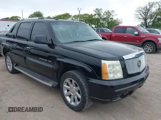 2003 Cadillac Escalade EXT z VIN 3GYEK63N23G315533, wystawiony jako IAAI lot #42354561 z przebiegiem 172 155 mil mil oraz . Historia ofert i sprzedaży dostępna na DreamBid. Obrazek 1.