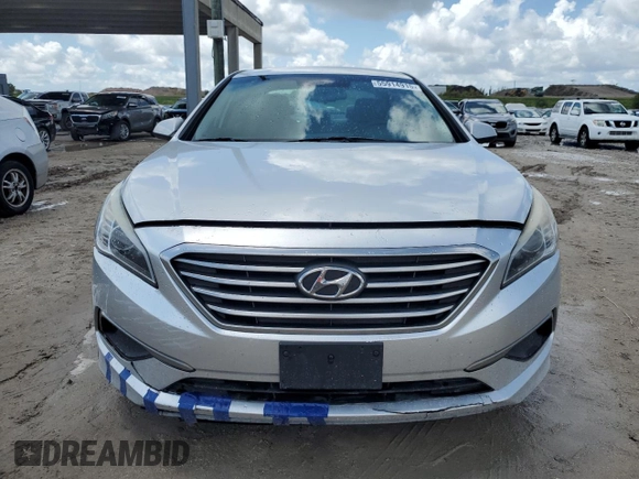 2016 Hyundai Sonata SE with VIN 5NPE24AF9GH352565, listed as a Copart auction lot 55914915 with 136,689 mi miles and Clean Title. Bid and sale history available at carsss.com. Image 5.