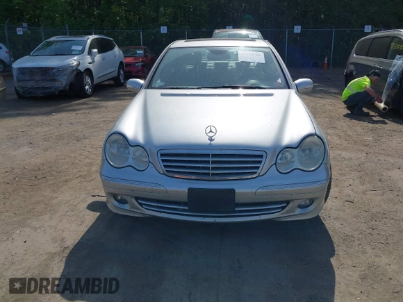 2007 Mercedes-Benz C 280 Luxury z VIN WDBRF92H57F889820, wystawiony jako IAAI lot #42144786 z przebiegiem 147 484 mil mil oraz . Historia ofert i sprzedaży dostępna na DreamBid. Obrazek 12.