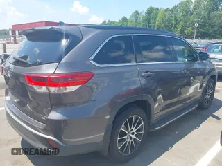2017 Toyota Highlander XLE with VIN 5TDKZRFHXHS200344, listed as a IAAI auction lot 42616051 with 161,439 mi miles and . Bid and sale history available at DreamBid. Image 4.