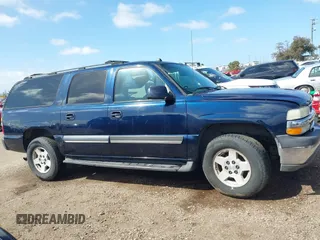 2004 Chevrolet Suburban LT with VIN 3GNEC16T24G290321, listed as a IAAI auction lot 41807808 with 176,964 mi miles. Bid and sale history available at carsss.com. Image 13.