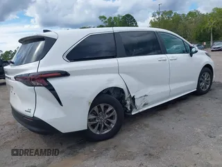 2024 Toyota Sienna LE with VIN 5TDKRKEC3RS193834, listed as a IAAI auction lot 41661835 with 15,617 mi miles. Bid and sale history available at carsss.com. Image 6.