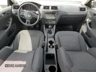 2012 Volkswagen Jetta S с VIN 3VW1K7AJ3CM353619, выставлен на аукционе Copart как лот 53984285 с пробегом 132 382 миль миль и Списание • Salvage title. История ставок и продаж доступна на DreamBid. Изображение 8.