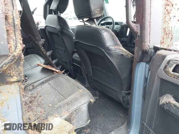 2023 Ford Bronco z VIN 1FMDE5BH5PLB17435, wystawiony jako IAAI lot #42039736 z przebiegiem 36 188 mil mil oraz . Historia ofert i sprzedaży dostępna na DreamBid. Obrazek 8.