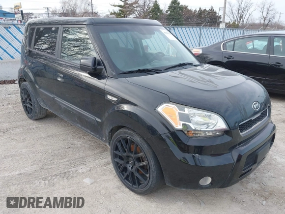 2010 Kia Soul + with VIN KNDJT2A28A7125814, listed as a IAAI auction lot 41808123 with 171,124 mi miles. Bid and sale history available at carsss.com. Image 1.