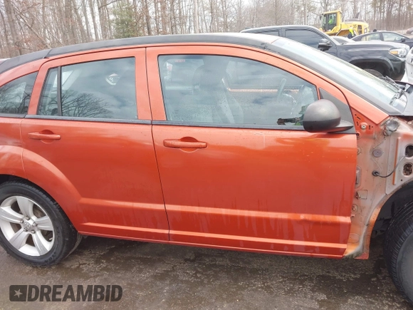 2011 Dodge Caliber Mainstreet z VIN 1B3CB3HA6BD262107, wystawiony jako IAAI lot #41663951 z przebiegiem 121 324 mil mil oraz . Historia ofert i sprzedaży dostępna na DreamBid. Obrazek 14.