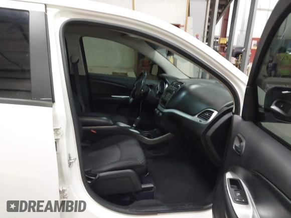 2015 Dodge Journey American Value z VIN 3C4PDCAB4FT714200, wystawiony jako IAAI lot #42199910 z przebiegiem 205 009 mil mil oraz . Historia ofert i sprzedaży dostępna na DreamBid. Obrazek 5.