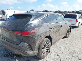 2024 Lexus RX 350 z VIN 2T2BAMCA9RC086862, wystawiony jako IAAI lot #41946004 z przebiegiem 6 664 mil mil oraz . Historia ofert i sprzedaży dostępna na DreamBid. Obrazek 4.