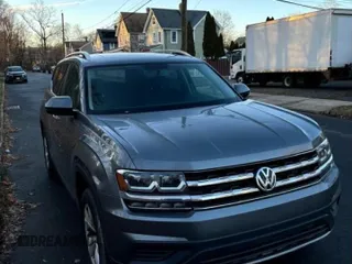 2018 Volkswagen Atlas Launch Edition с VIN 1V2HR2CA4JC512982, выставлен на аукционе Copart как лот 85989294 с пробегом 102 378 миль миль и Чистый • Clean title. История ставок и продаж доступна на DreamBid. Изображение 1.