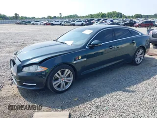 2014 Jaguar XJ Portfolio z VIN SAJWA2GZ4E8V60315, wystawiony jako IAAI lot #42293880 z przebiegiem 97 712 mil mil oraz . Historia ofert i sprzedaży dostępna na DreamBid. Obrazek 2.