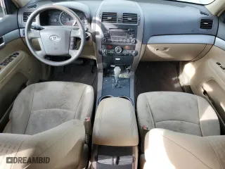 2009 Kia Borrego EX with VIN KNDJJ741895035267, listed as a Copart auction lot 82593484 with 194,676 mi miles and Salvage Title. Bid and sale history available at carsss.com. Image 8.
