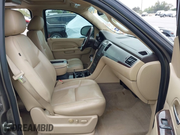2013 Cadillac Escalade ESV Luxury with VIN 1GYS3HEF8DR135928, listed as a IAAI auction lot 41887463 with 91,774 mi miles and . Bid and sale history available at DreamBid. Image 5.