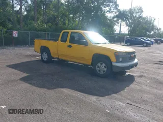 2005 Chevrolet Colorado LS ZQ8 z VIN 1GCCS196858255461, wystawiony jako IAAI lot #42450544 z przebiegiem 231 630 mil mil oraz . Historia ofert i sprzedaży dostępna na DreamBid. Obrazek 1.