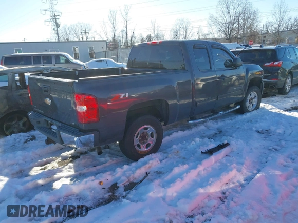 2010 Chevrolet Silverado 1500 LT with VIN 1GCSCSE00AZ153124, listed as a IAAI auction lot 41307647 with 174,991 mi miles and . Bid and sale history available at DreamBid. Image 4.